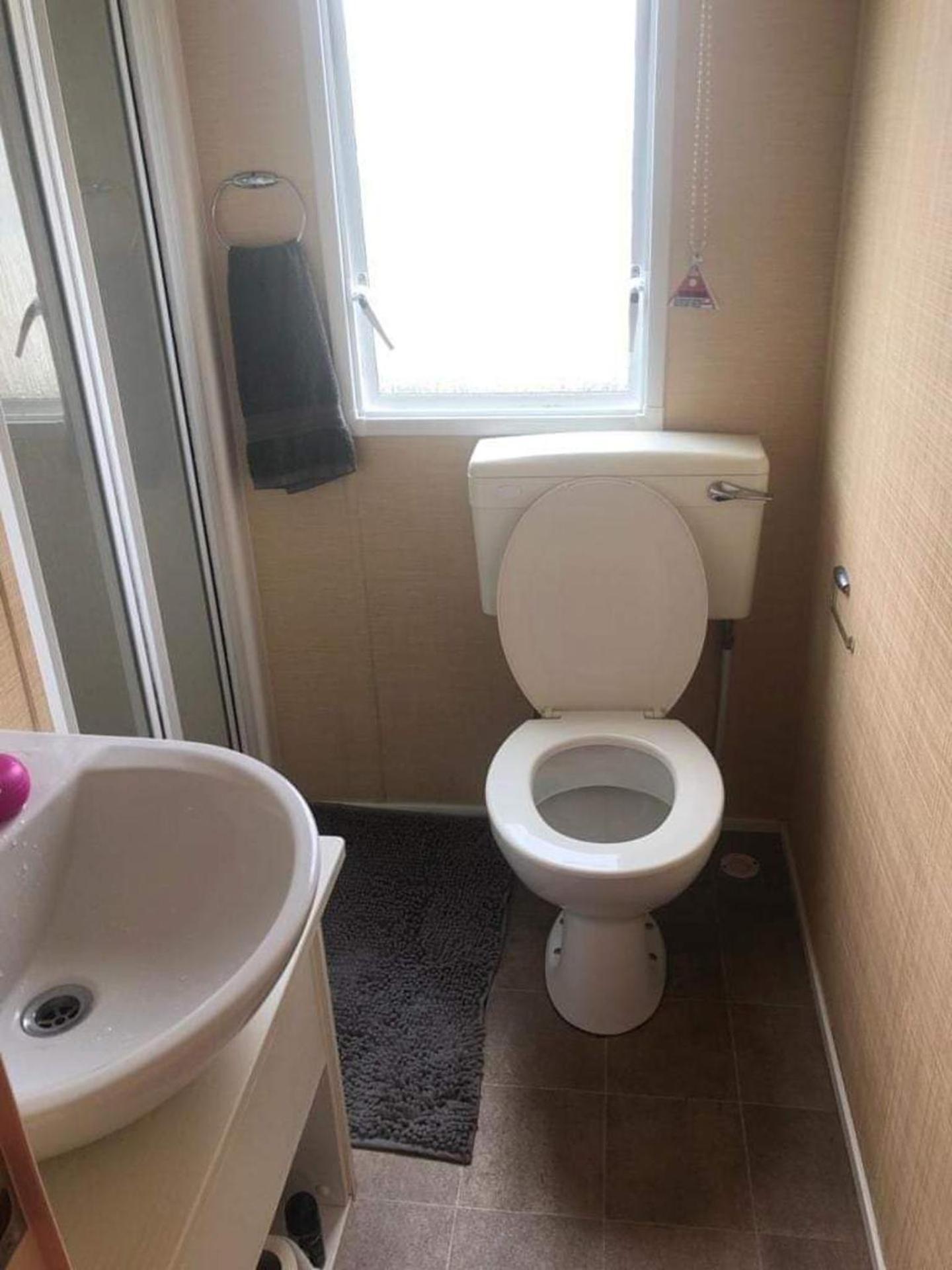 Adorable 2 Bedroom Caravan In Clacton-On-Sea Extérieur photo